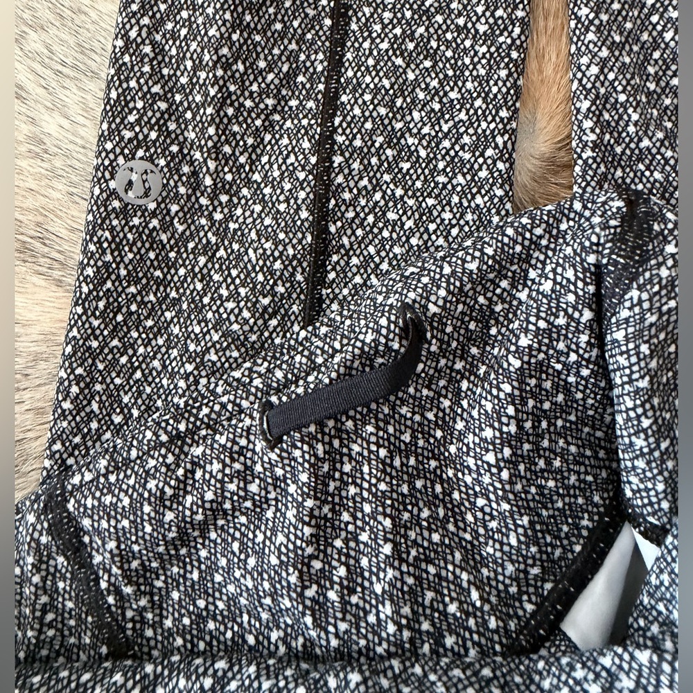 Lululemon Fast and Free in frozen frizz white black Size 4 7/8 legging Nulux EUC - Picture 15 of 17